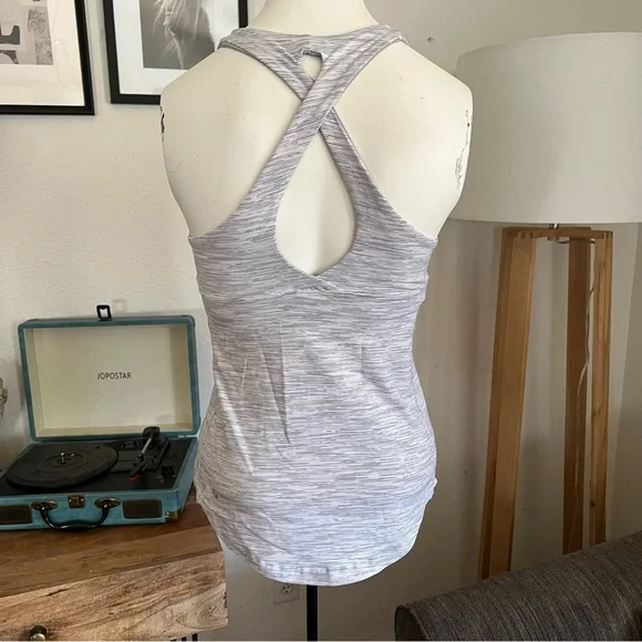 Lululemon Bundle 4 Piece Sport Bra, Leggings, Sleeveless Top Bundle Set Size 6 - Picture 8 of 12